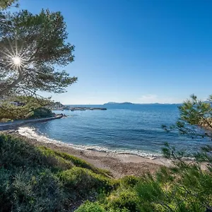 superbe-studio-avec-accs-mer.fr-provencehotel.com/