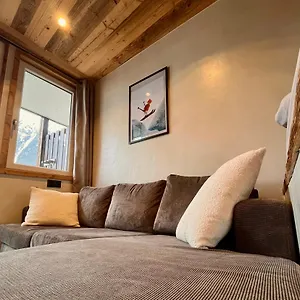 studio-de-charme-au-pied-de-laiguille-midi.hotels-rhonealpes.com/